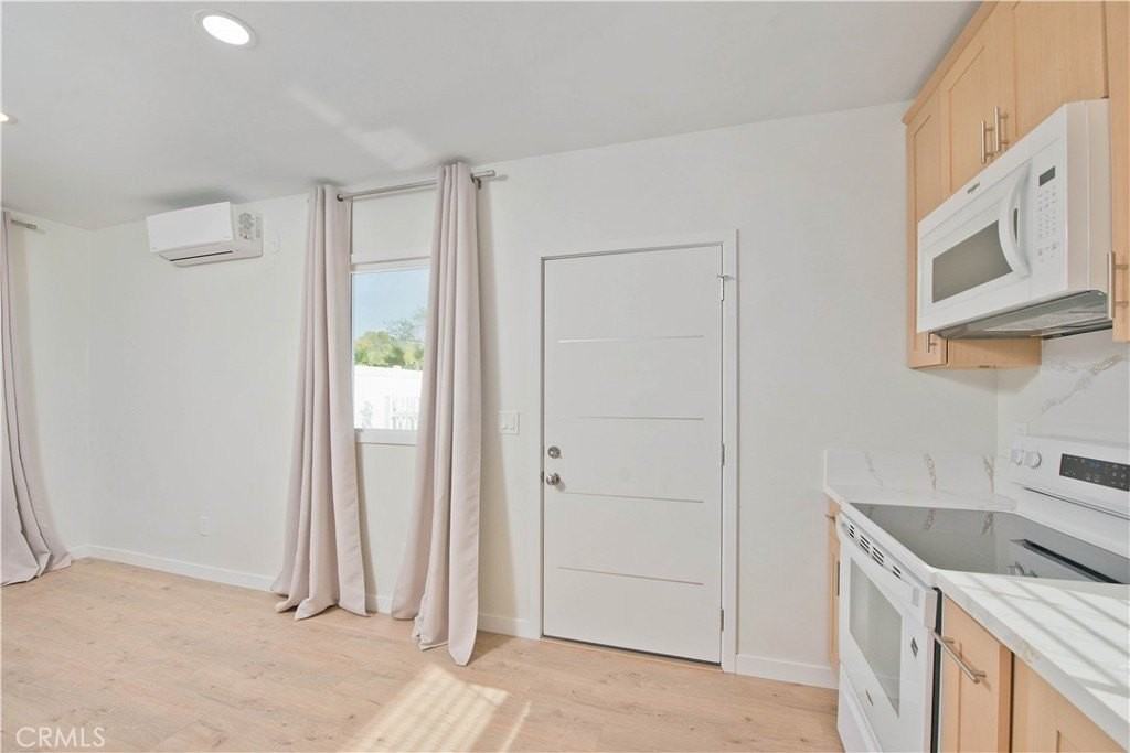 17416 Los Alimos St - Photo 6 of 15