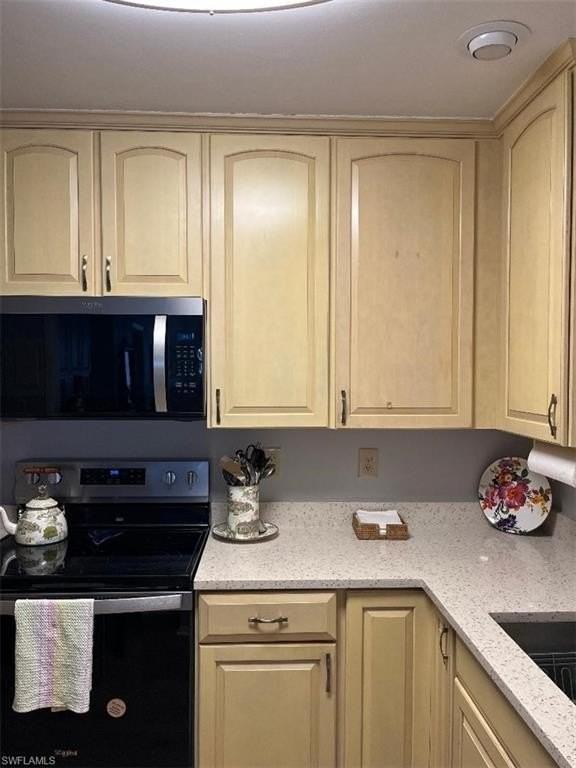 4140 Crayton Rd Apt D6 - Photo 6 of 14