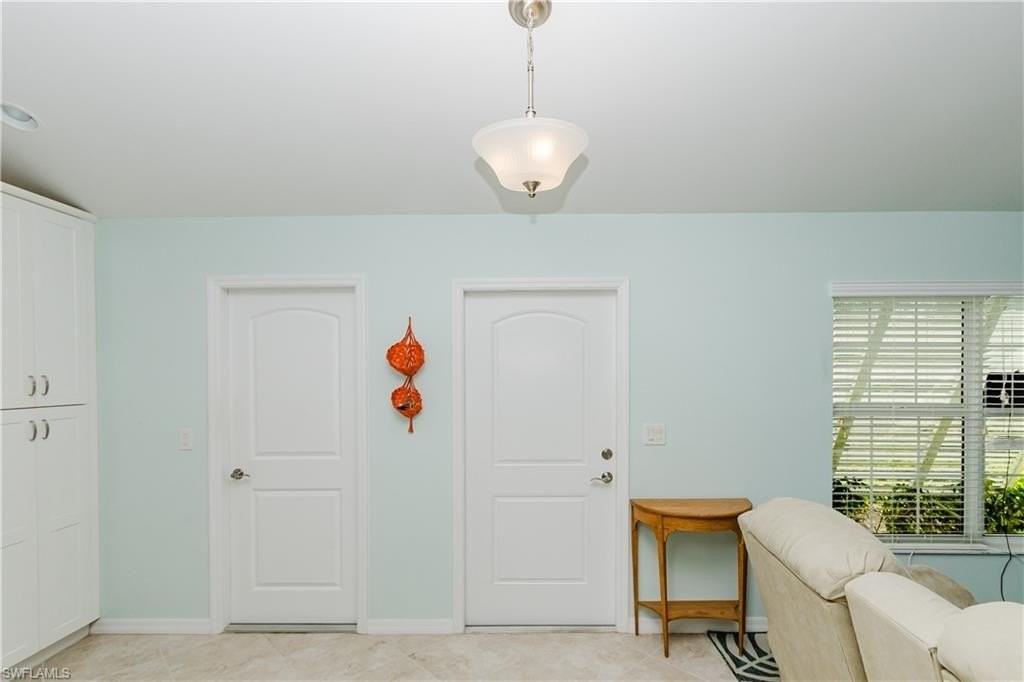 11693 Oakland Dr - Photo 6 of 43