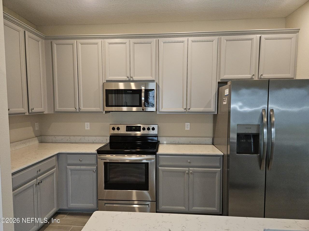 10330 Alder Creek Ln - Photo 3 of 33