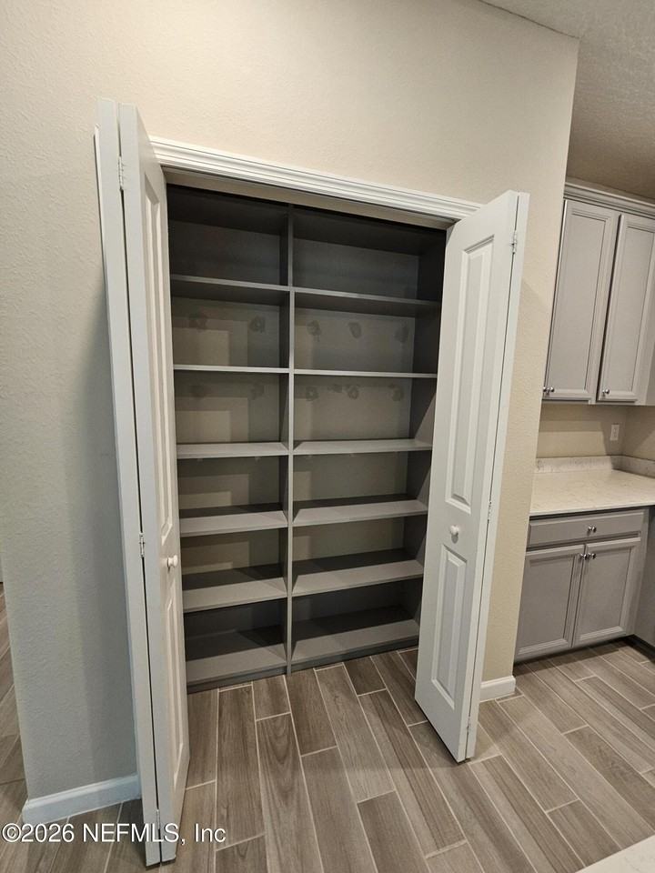 10330 Alder Creek Ln - Photo 4 of 33