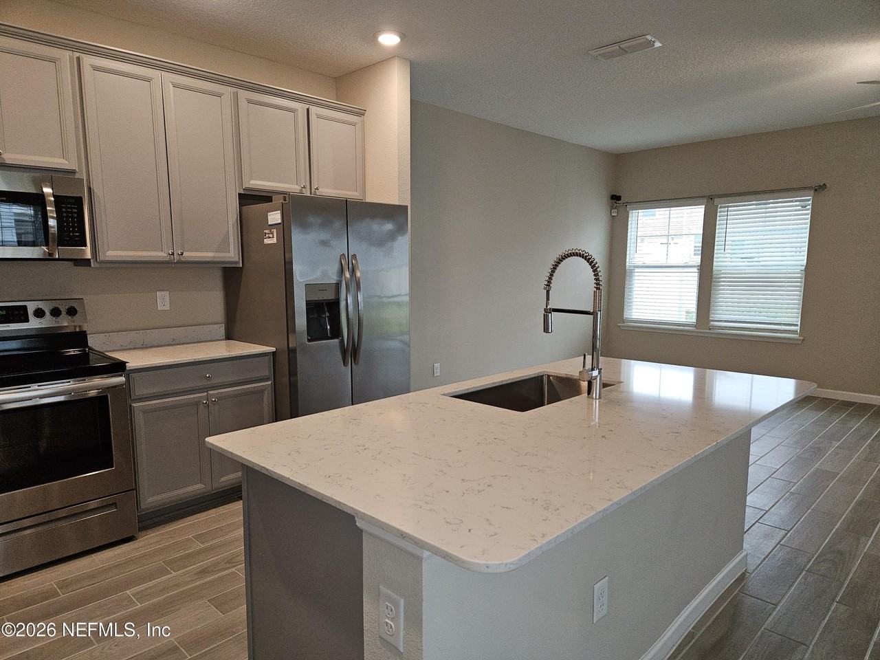 10330 Alder Creek Ln - Photo 5 of 33