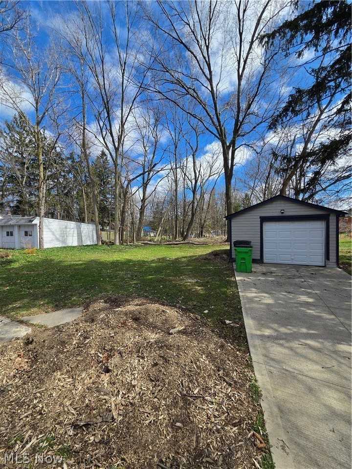 1275 S Green Rd - Photo 3 of 22