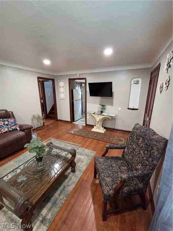 1275 S Green Rd - Photo 4 of 22