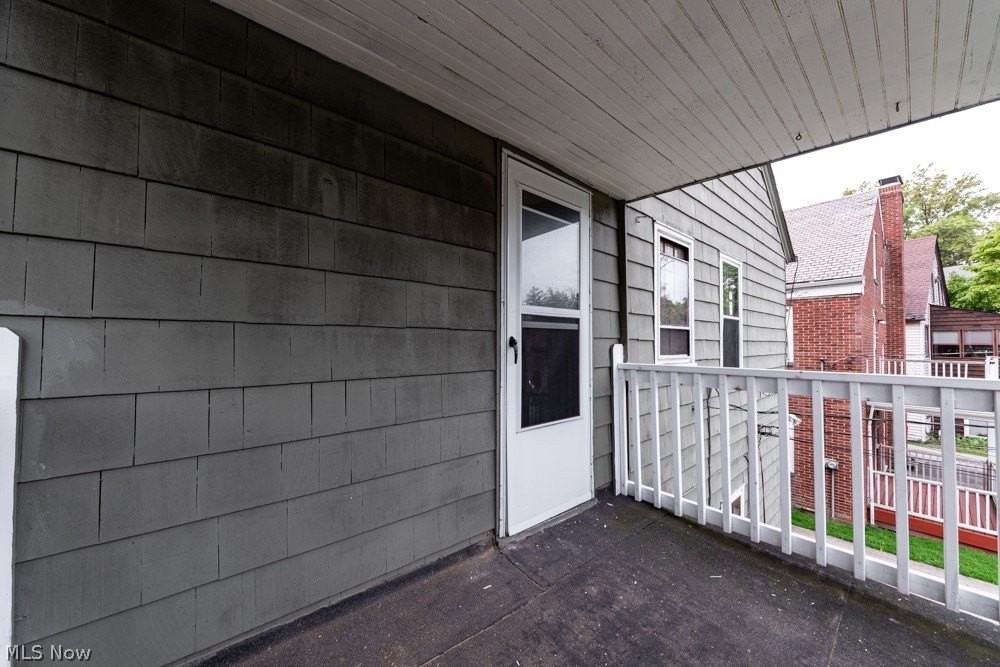 18405 Newell Rd - Photo 7 of 40