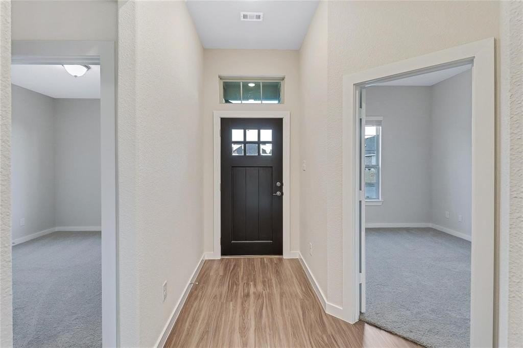 12424 Iveson Dr - Photo 5 of 28