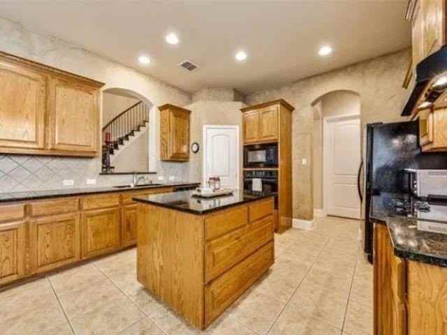 935 Pelican Dr - Photo 3 of 22