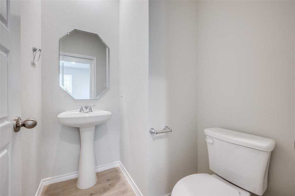 4601 Avion Dr - Photo 3 of 13