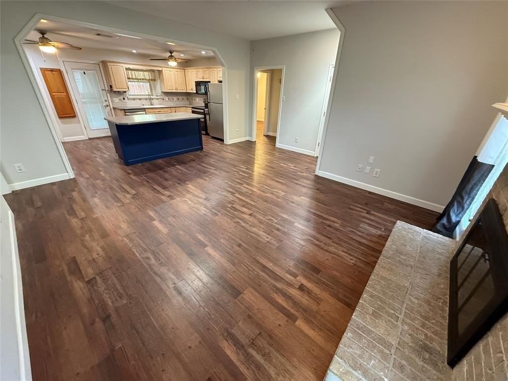 933 Tupelo Dr - Photo 4 of 25