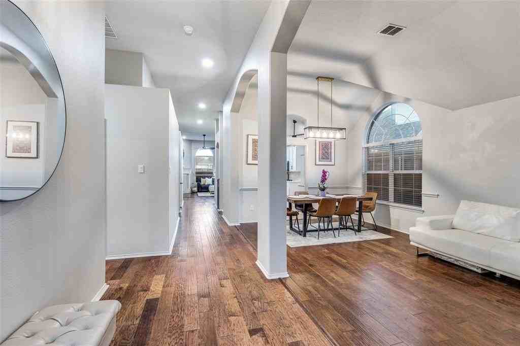 2013 Knights Ct - Photo 4 of 25