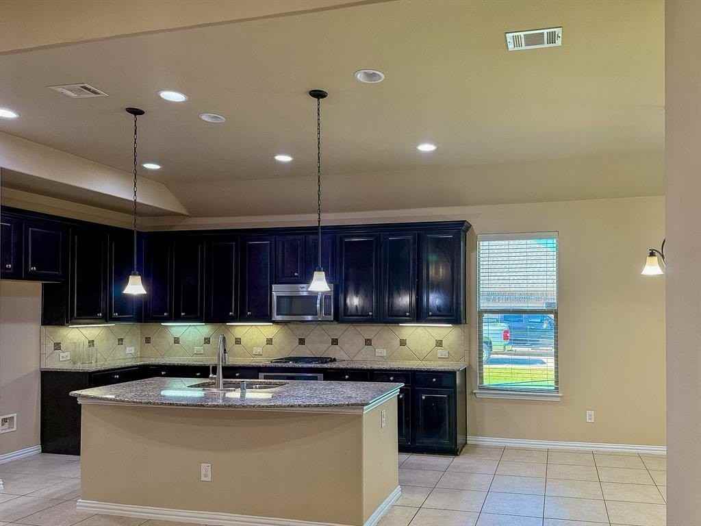 288 Benwick Dr - Photo 4 of 28