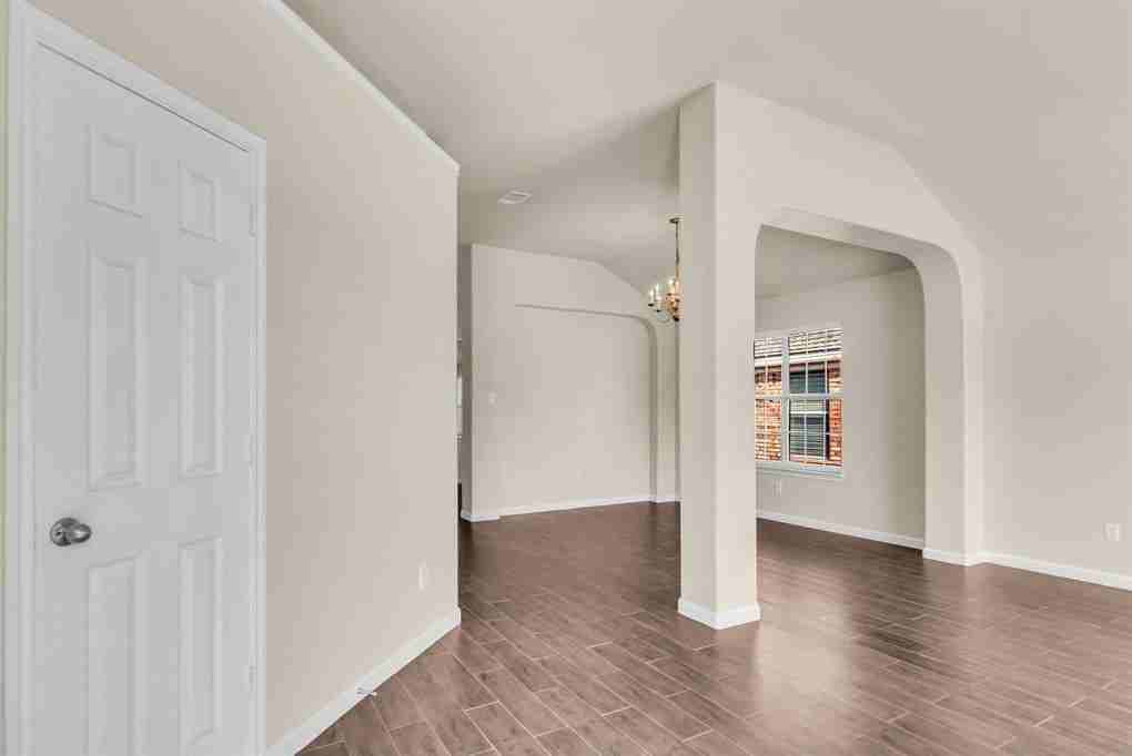 9941 Voss Ave - Photo 2 of 35