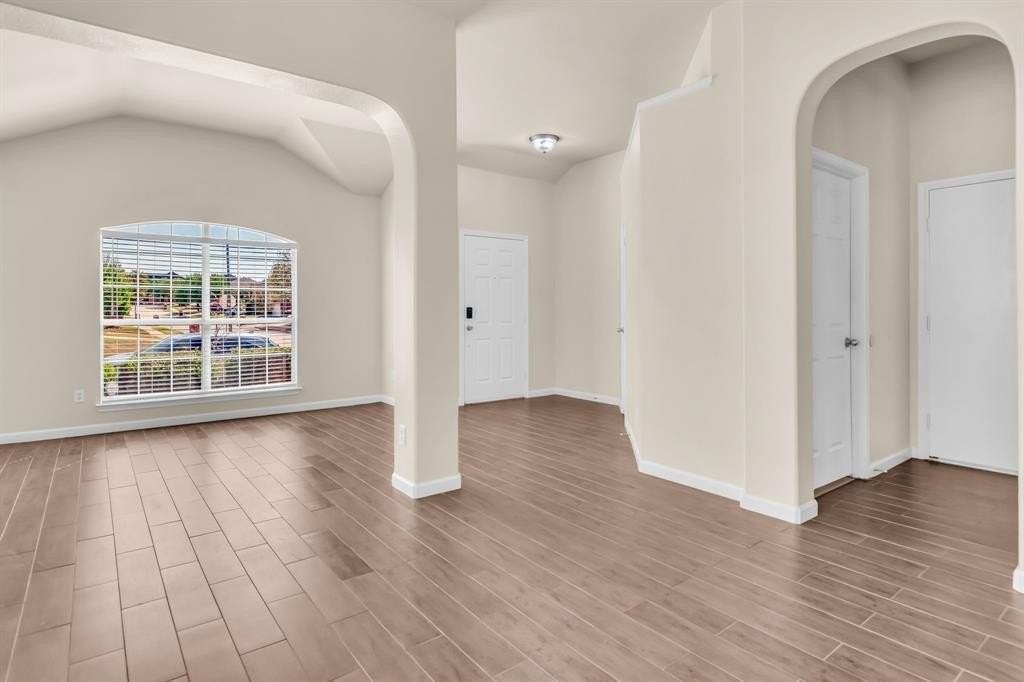 9941 Voss Ave - Photo 4 of 35