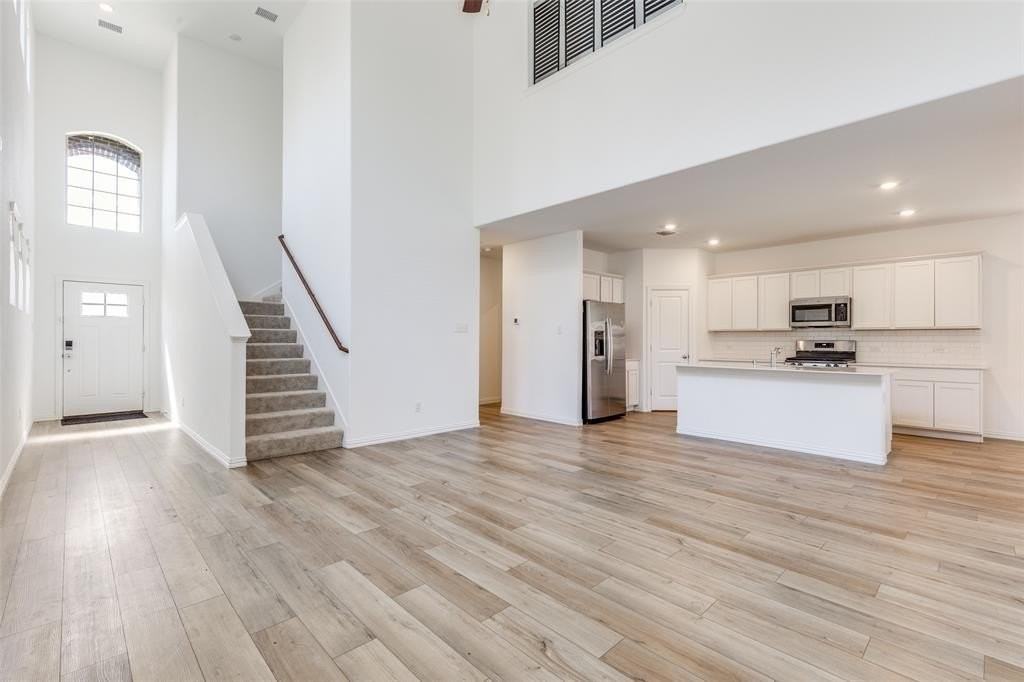 10041 Elkhorn Dr - Photo 2 of 15