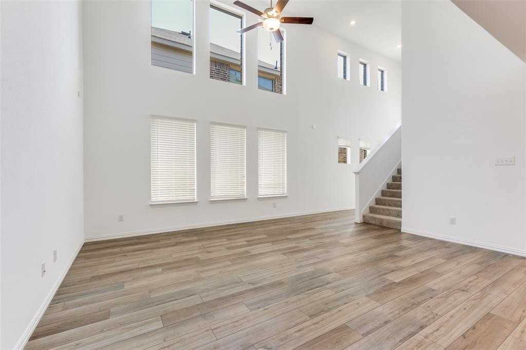 10041 Elkhorn Dr - Photo 3 of 15