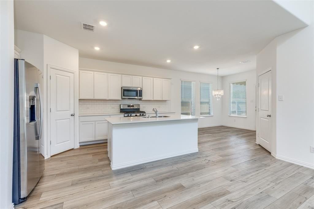 10041 Elkhorn Dr - Photo 4 of 15