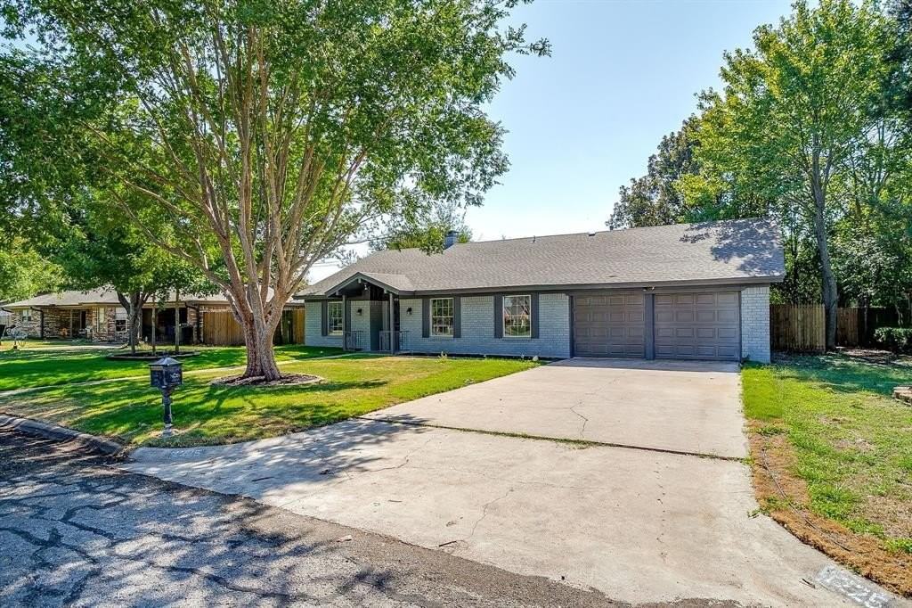 1225 Crestwood Dr - Photo 2 of 40