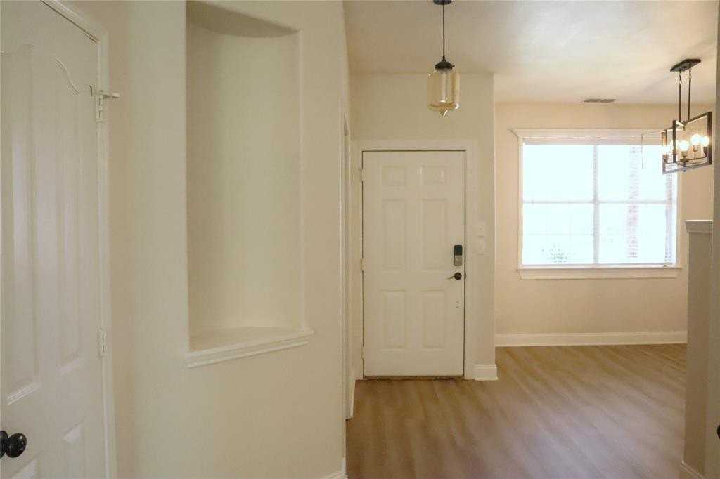 1121 Golden Eagle Ct - Photo 4 of 26