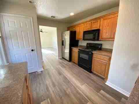 514 Euclid St - Photo 4 of 13