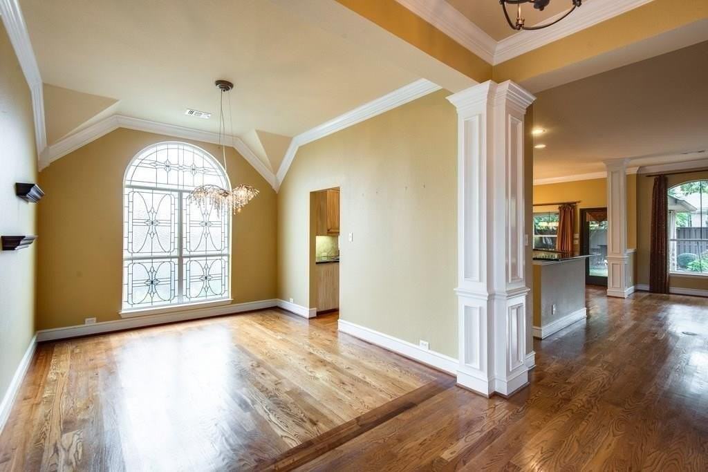 725 Saxon Trl - Photo 5 of 34