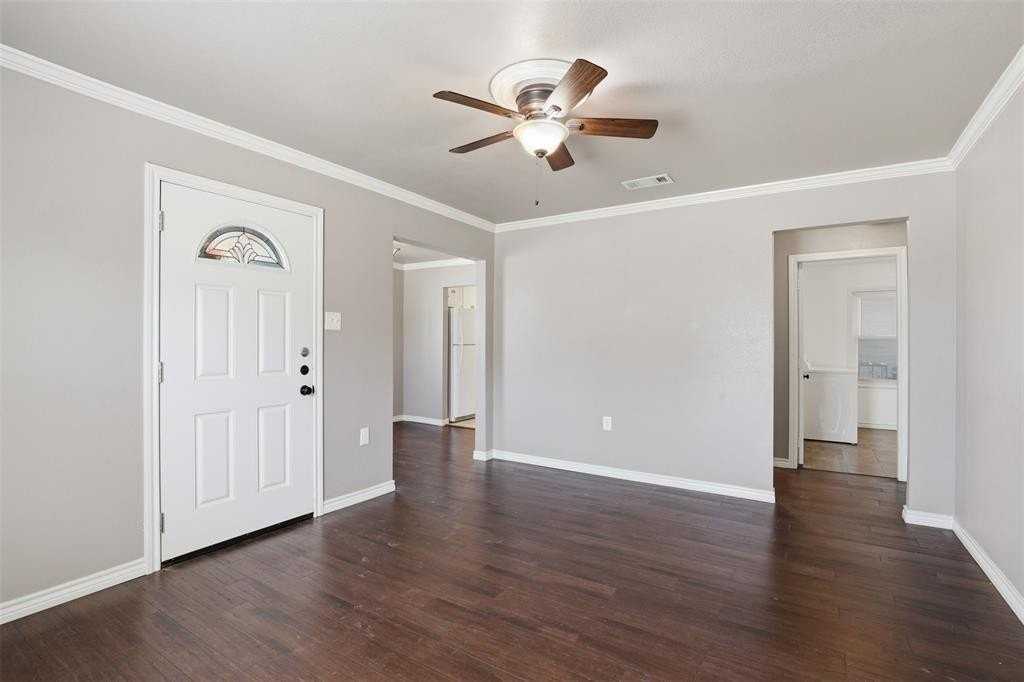 3201 Mccart Ave - Photo 7 of 35