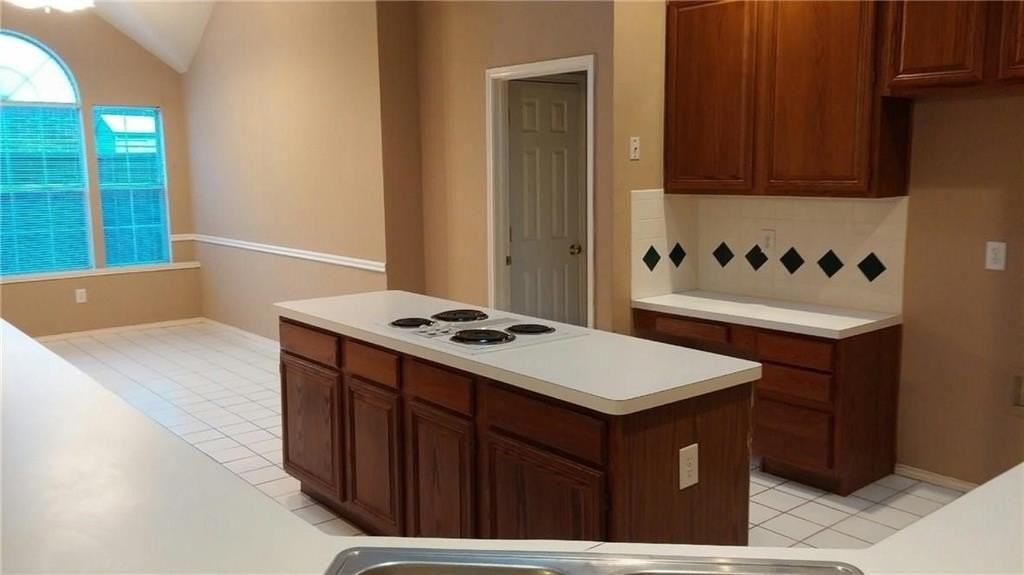 10213 Mallory Dr - Photo 5 of 14