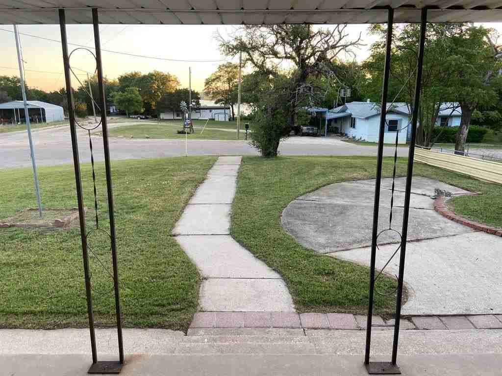 104 County Road 1296 - Photo 5 of 27