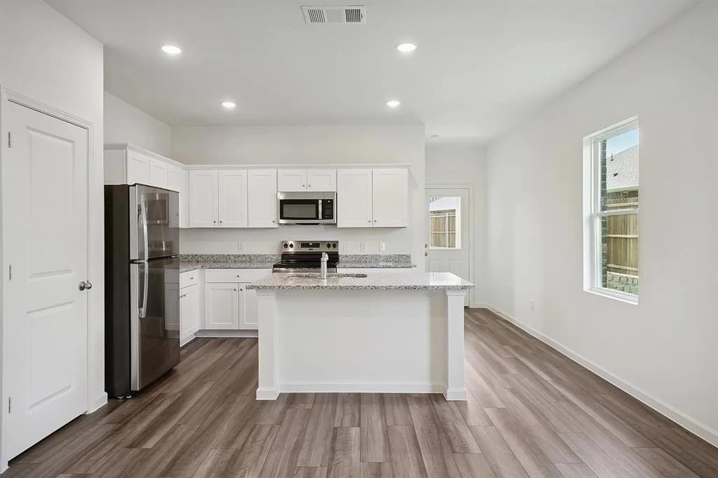 2004 Prairie Ln - Photo 4 of 20