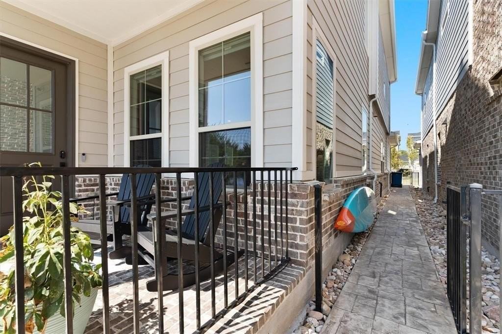 7309 Sunset Blvd - Photo 6 of 40