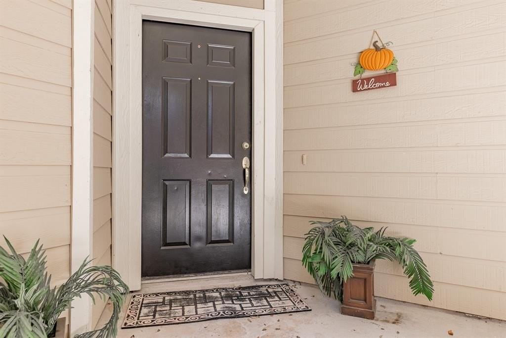 8617 Heather Ridge Dr - Photo 3 of 40