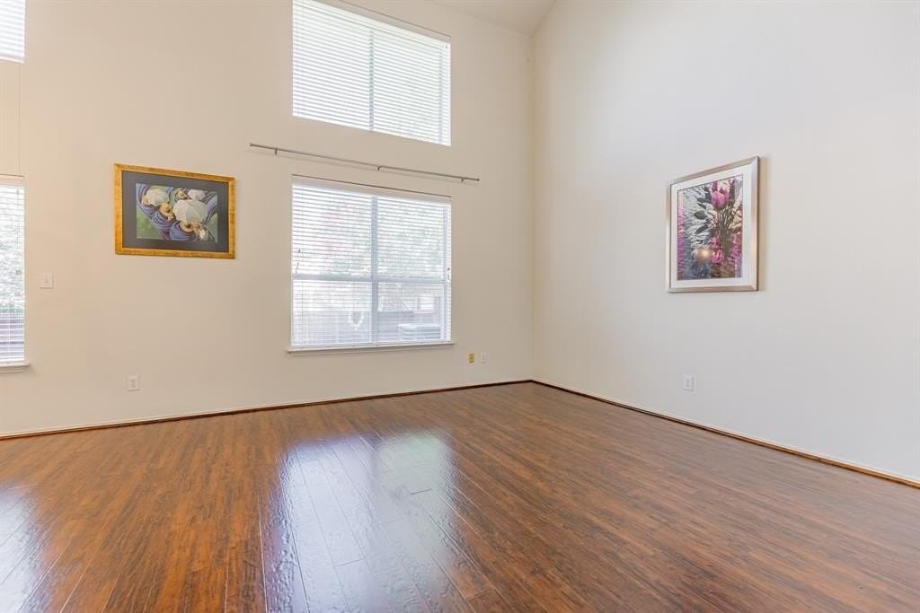 8617 Heather Ridge Dr - Photo 4 of 40