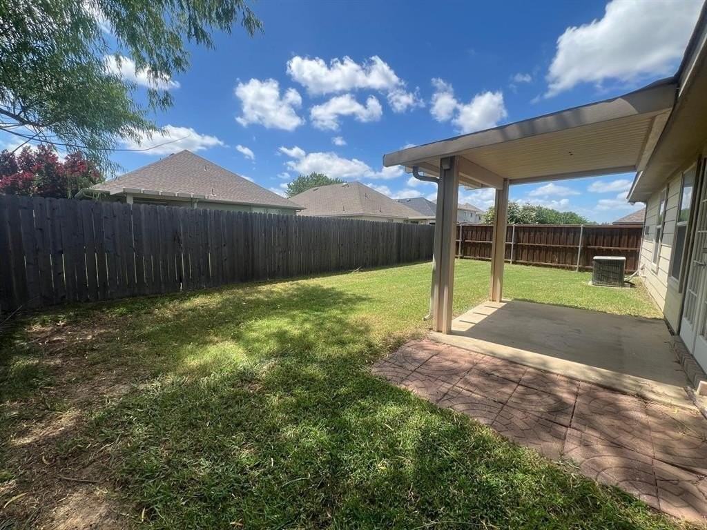 10524 Flagstaff Run - Photo 2 of 16