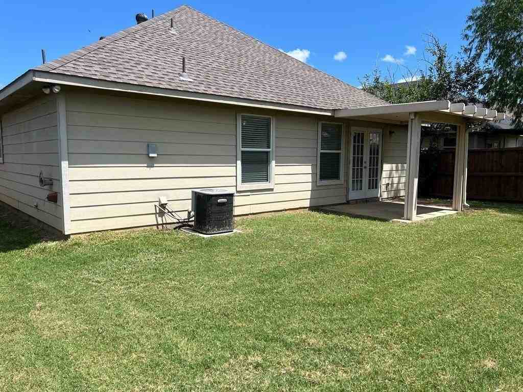 10524 Flagstaff Run - Photo 3 of 16