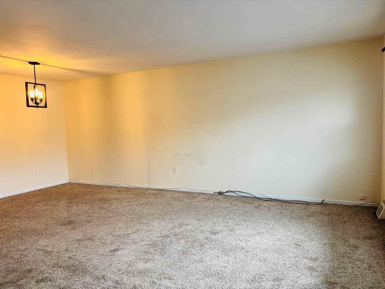 220 Mountainview Ave - Photo 4 of 5