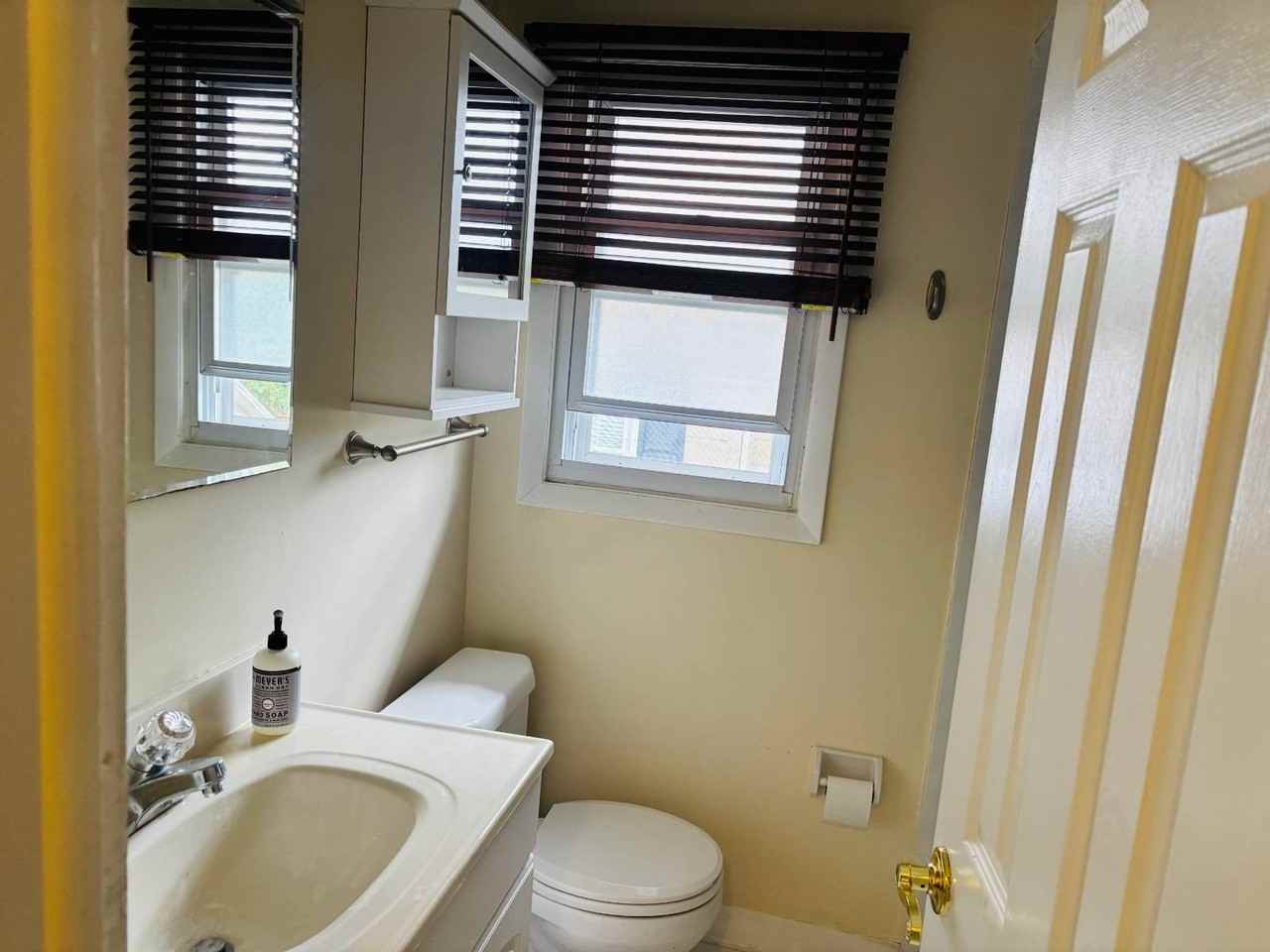 220 Mountainview Ave - Photo 5 of 5