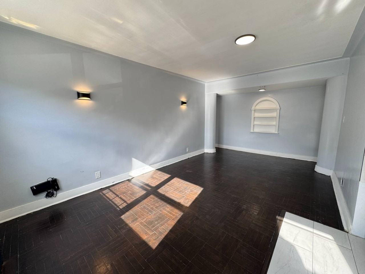 1254 White Plains Rd - Photo 3 of 11