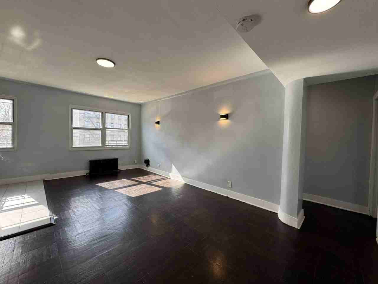 1254 White Plains Rd - Photo 4 of 11