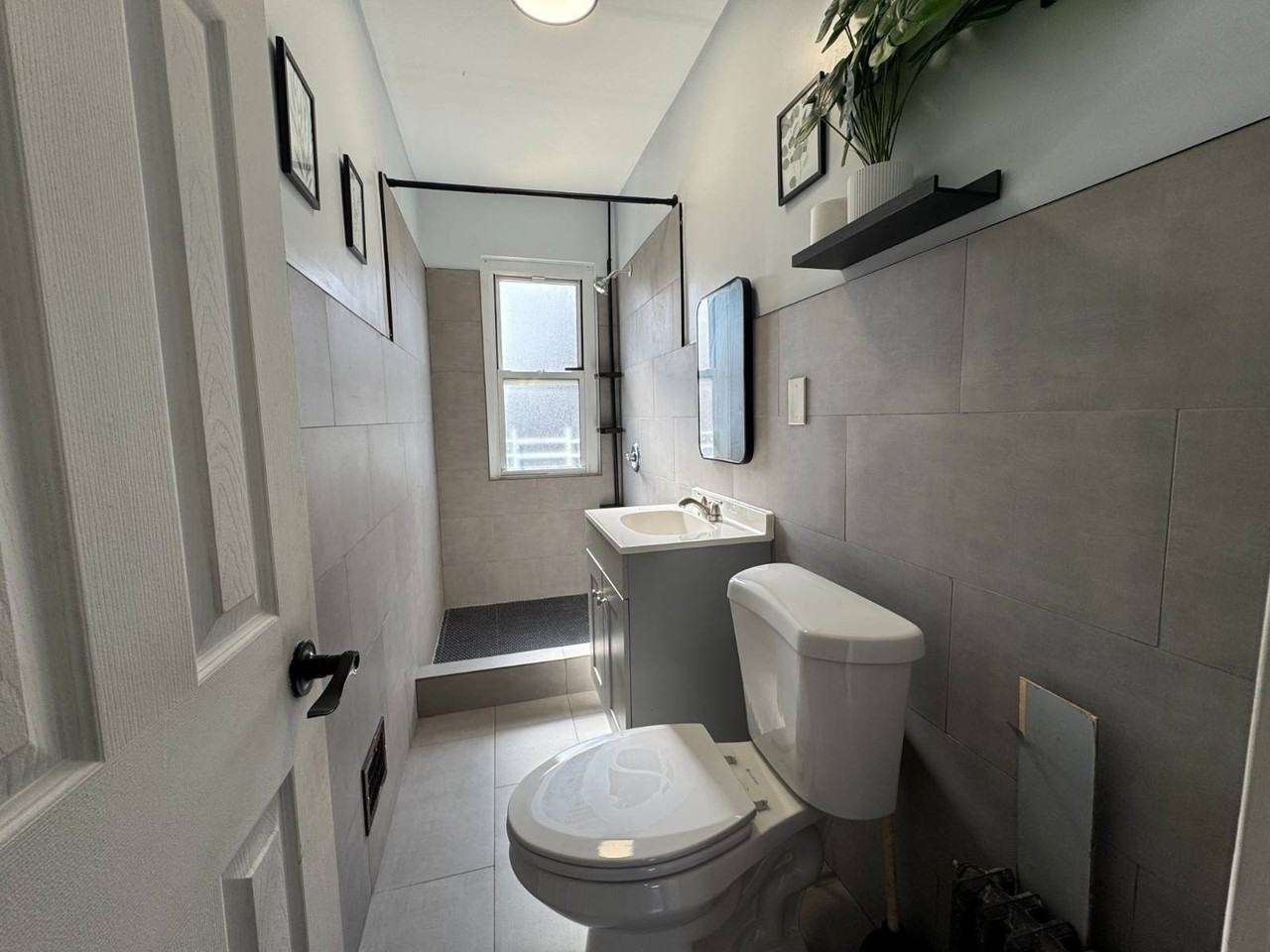 1254 White Plains Rd - Photo 7 of 11