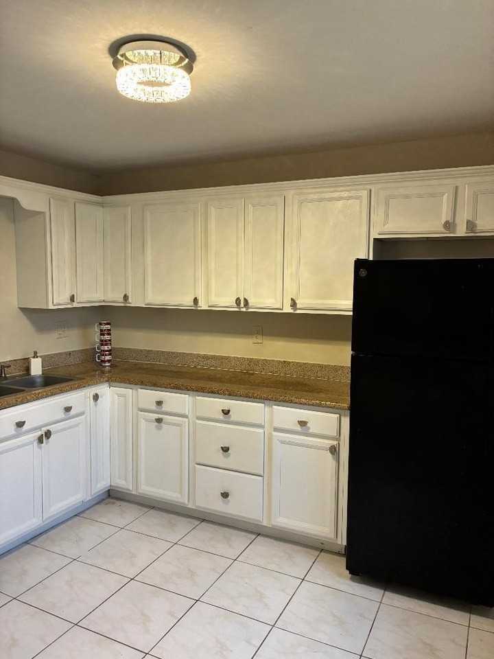 98 Capri C - Photo 5 of 14