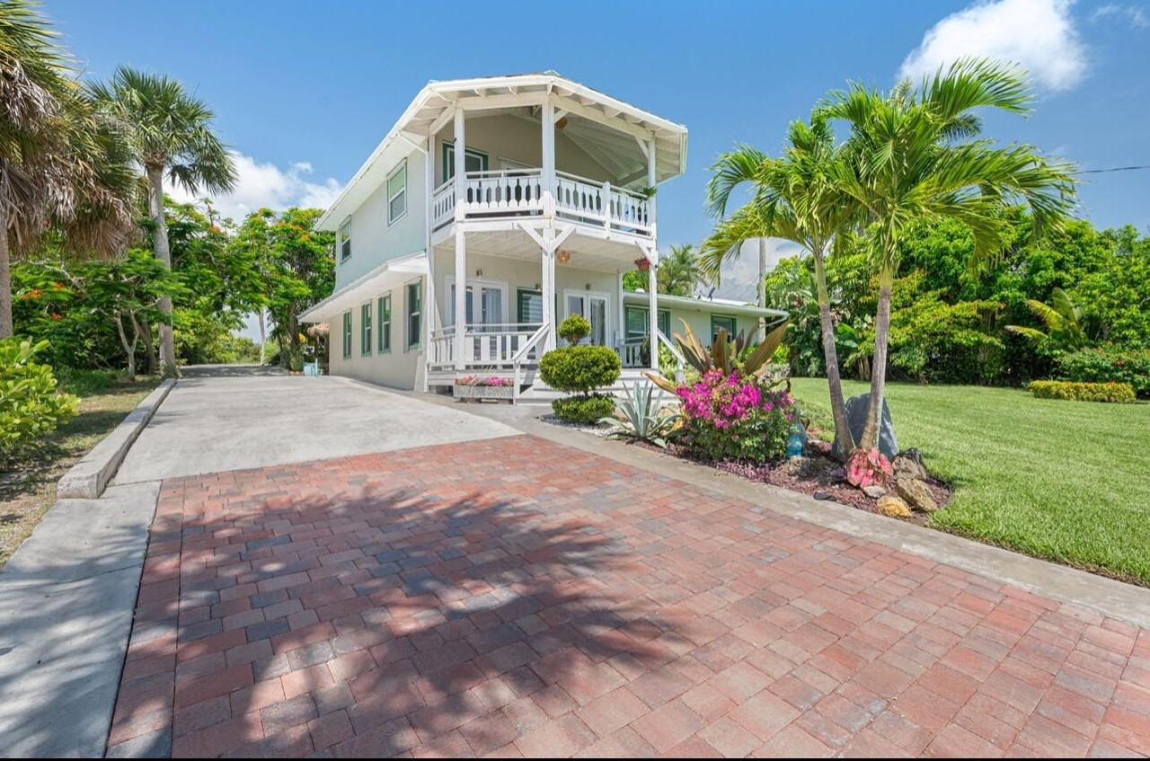 12417 S Indian River Dr - Photo 2 of 17