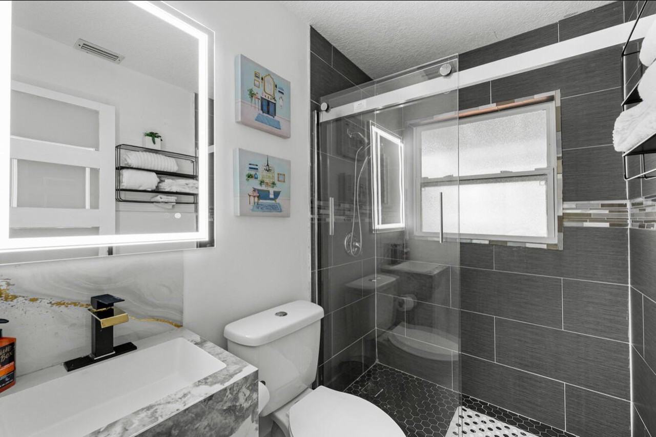 12417 S Indian River Dr - Photo 6 of 17