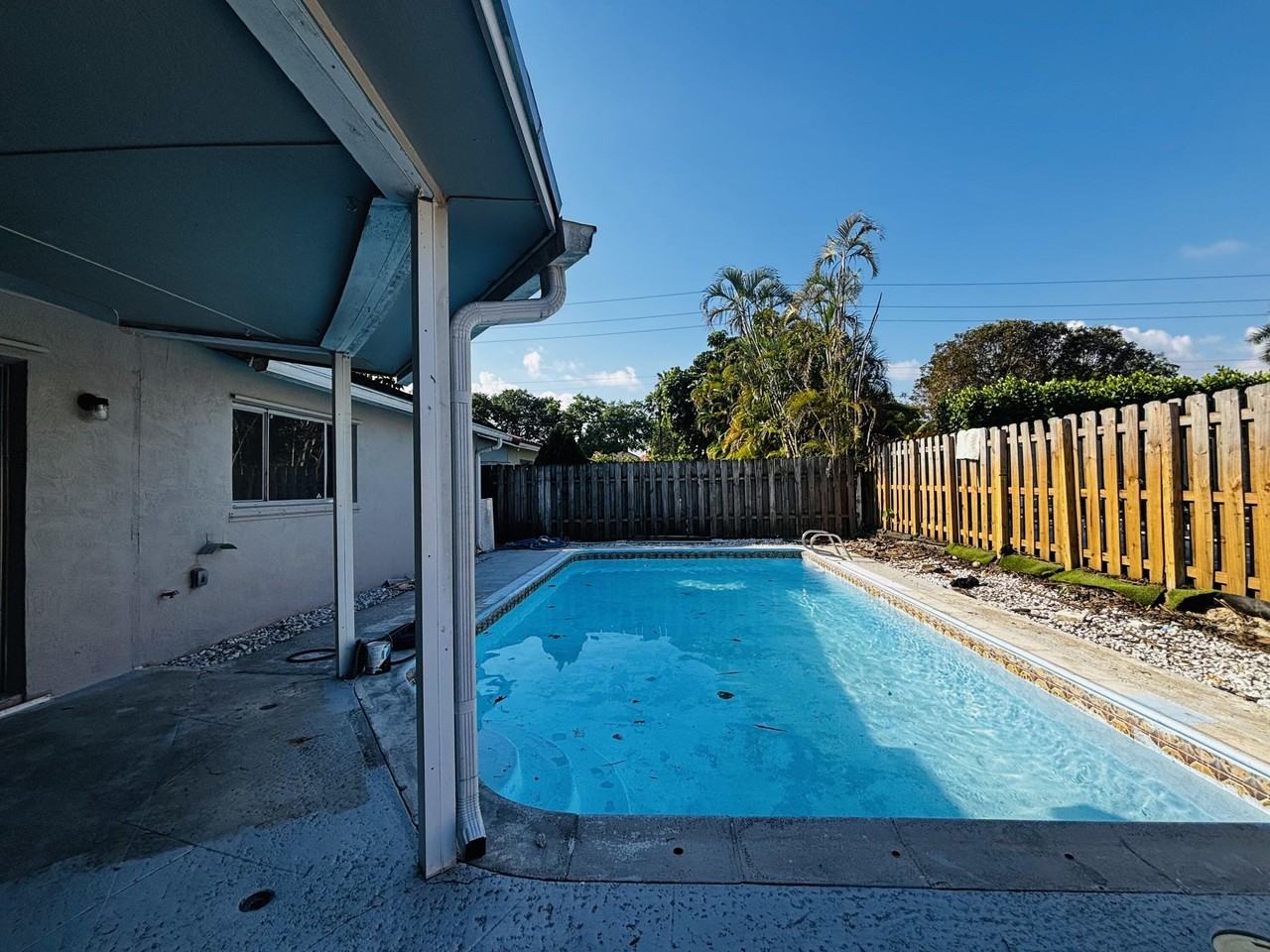 2324 Nw 98th Ter - Photo 3 of 18