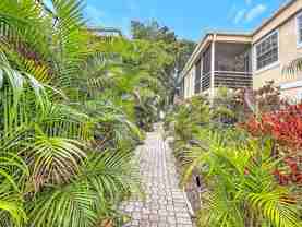 305 Se 11th Ave Apt D #Apt D - Photo 1 of 1