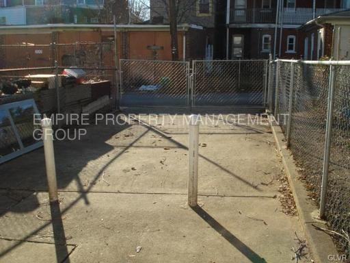 642 N Penn St - Photo 3 of 22