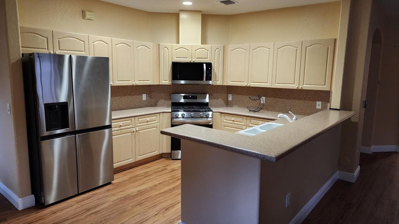 10530 Galleria St - Photo 6 of 20