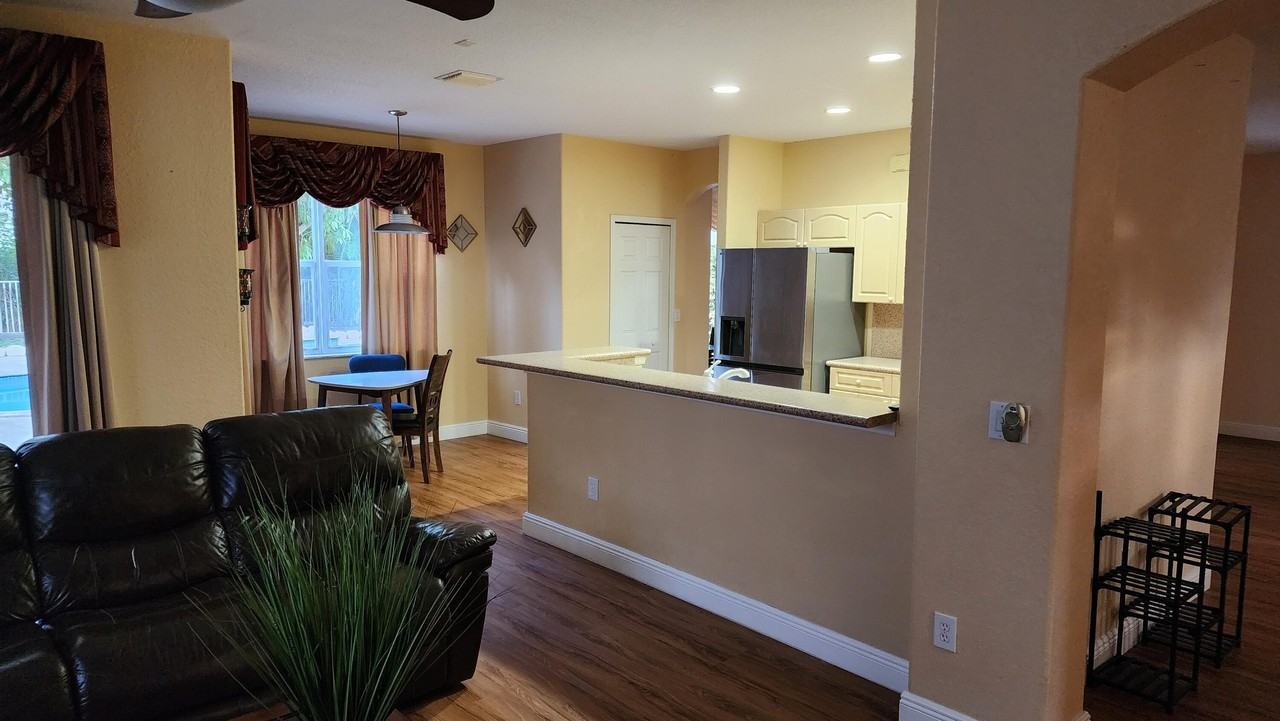 10530 Galleria St - Photo 7 of 20