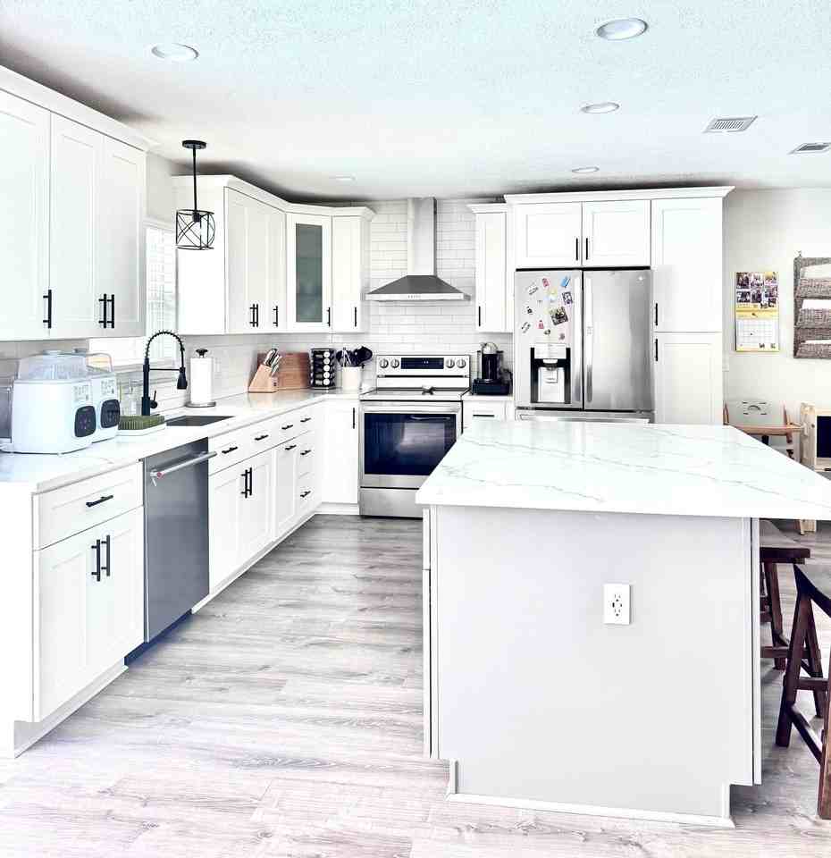 1703 Ne 25th Ter - Photo 7 of 21