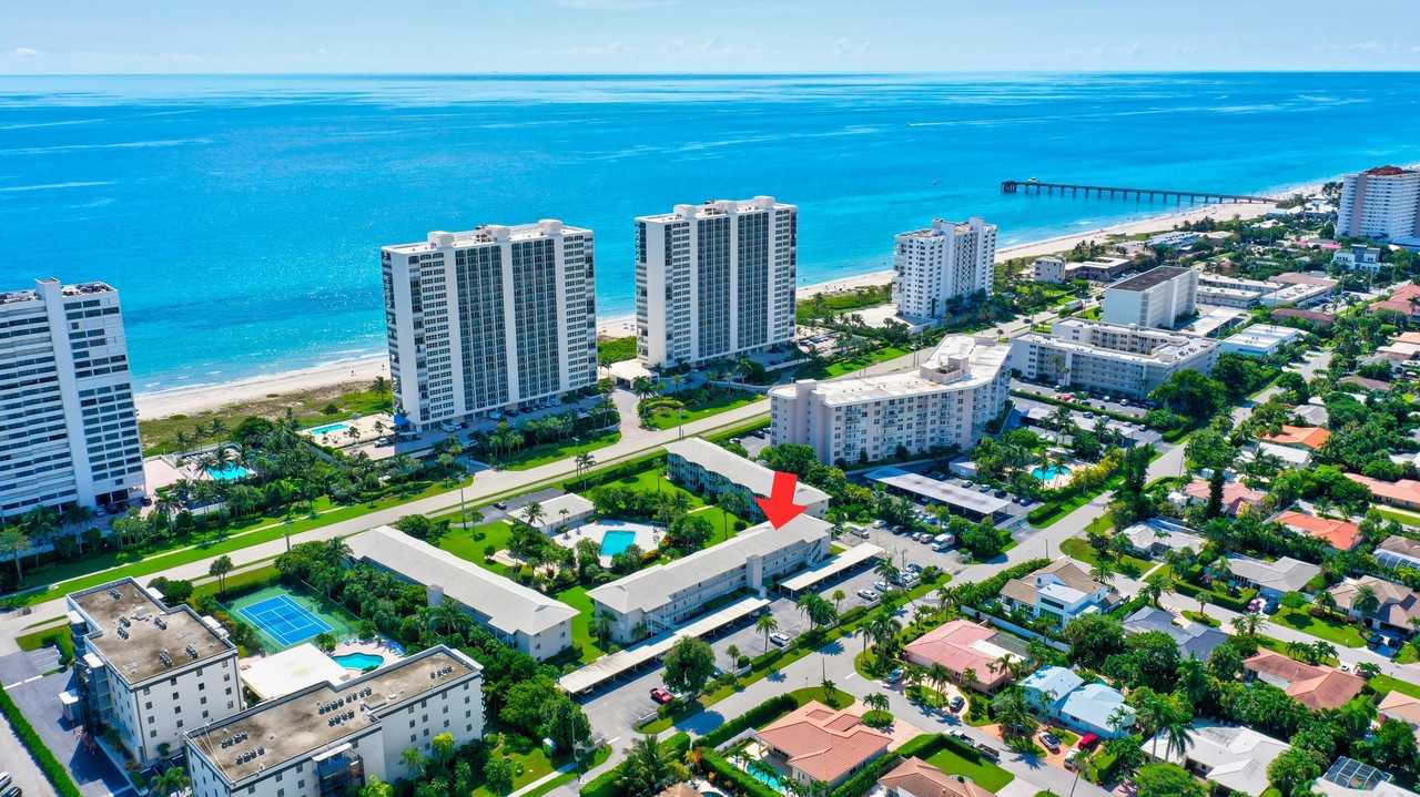 2730 Banyan Rd Apt 26 - Photo 3 of 23