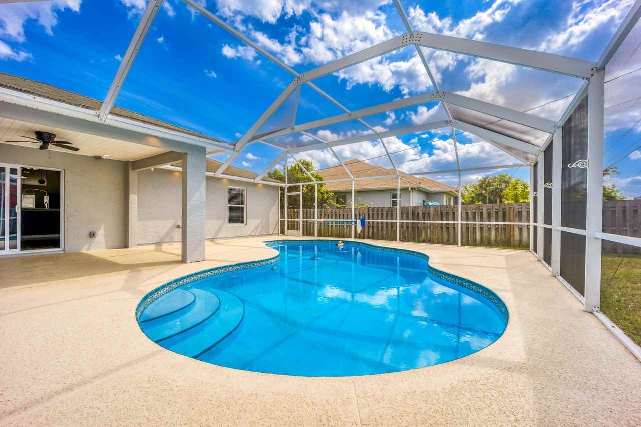 2544 Sw Deckard St - Photo 3 of 23