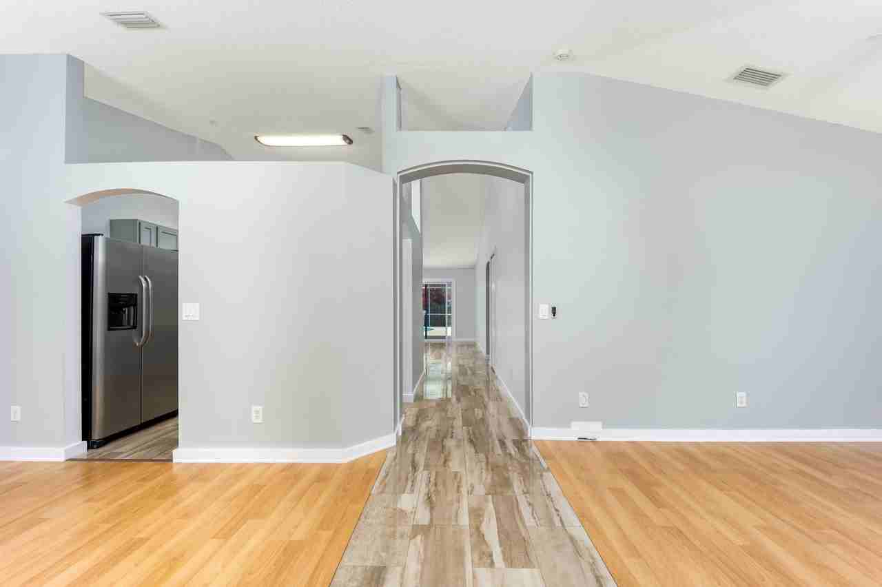 2544 Sw Deckard St - Photo 4 of 23